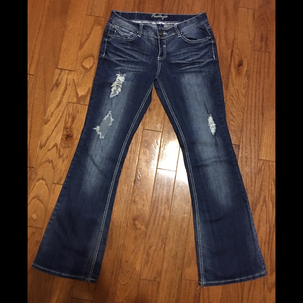 Juniors Amethyst Distressed Ripped Jeans Size 9
