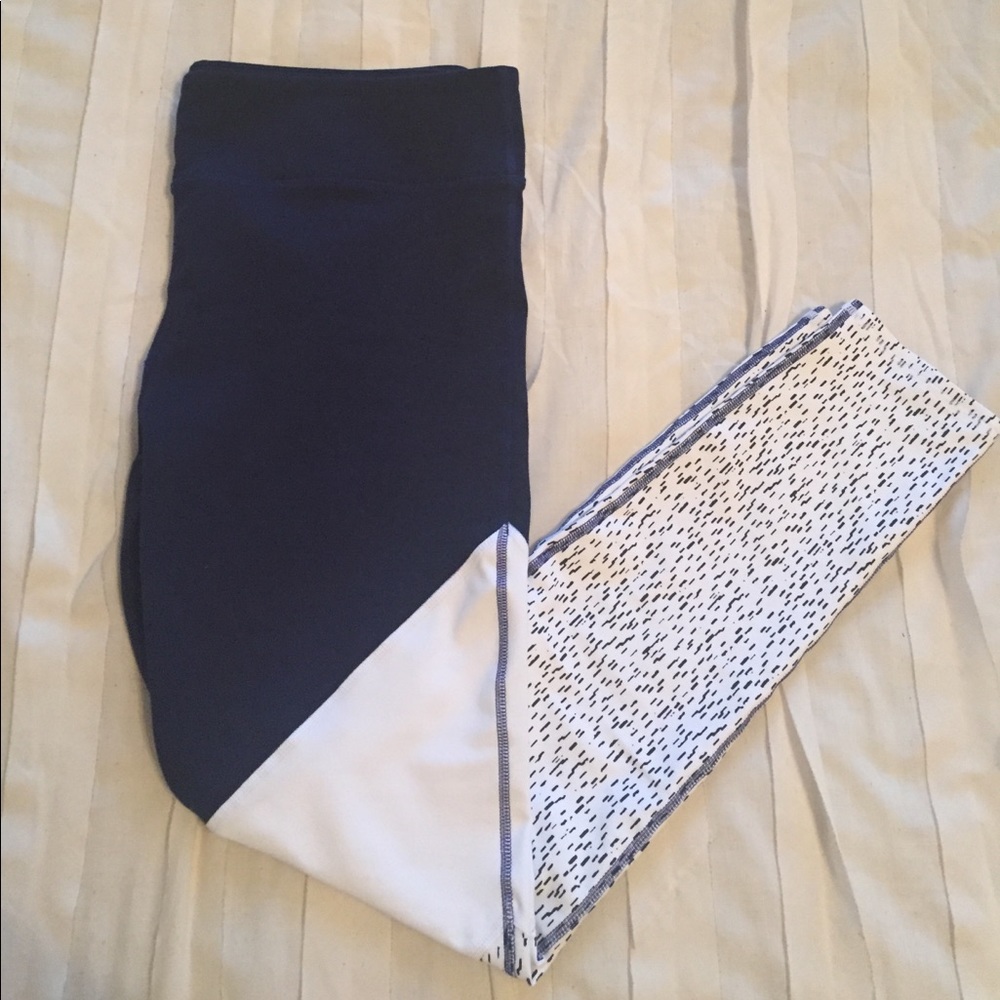NWT Fabletics Brogan Leggings - Size L