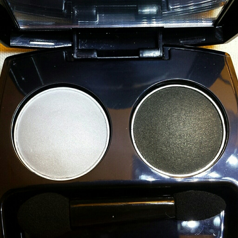 Avon eyeshadow duo satin smoke