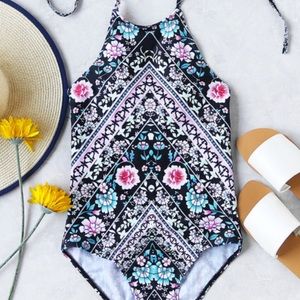 Brand new never worn ROMWE one piece swimsuit!💚💚