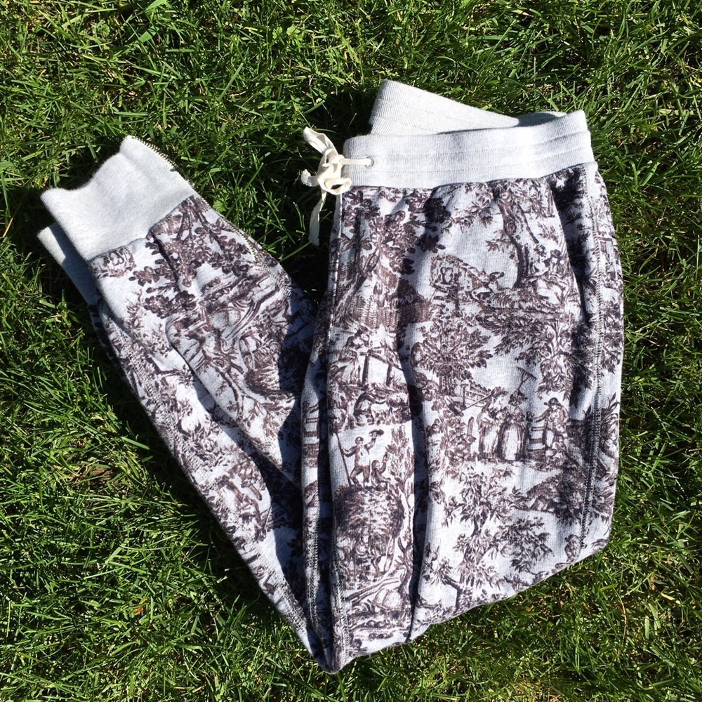 patterned sweatpants 🌱