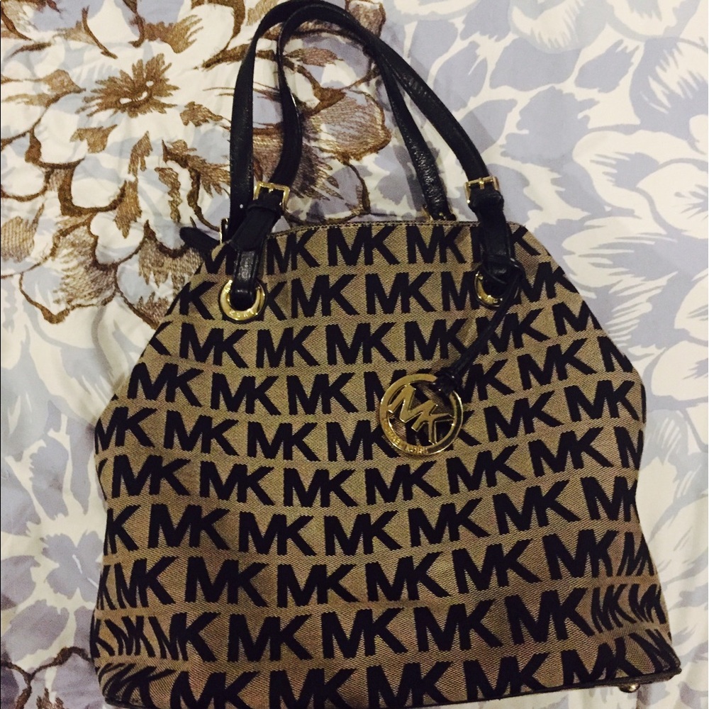Michael Kors, Canvas handbag