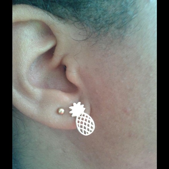 ☀️ Back Again! Gold Pineapple Stud Earrings - Picture 4 of 4