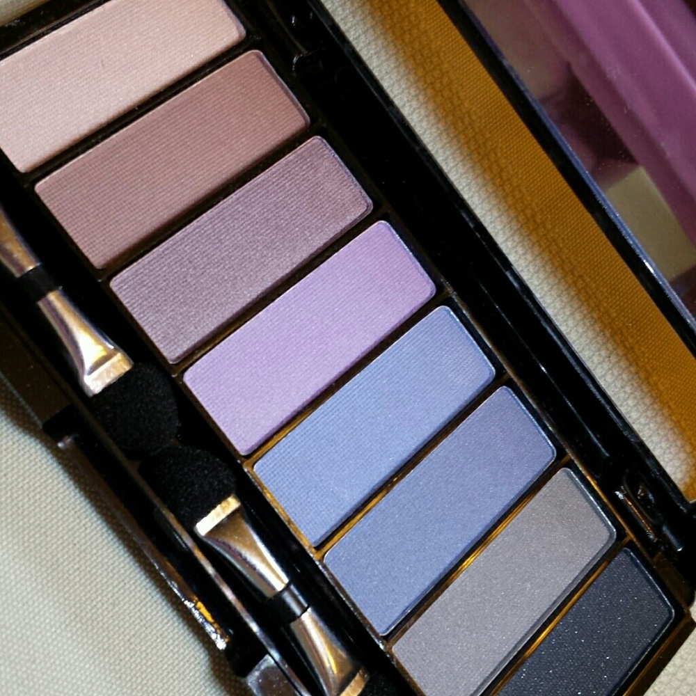 Avon 8in1 eye palette compact