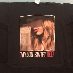 Taylor swift red tshirt