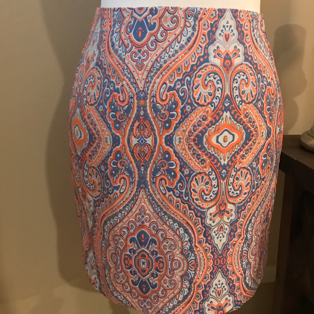 Patterned mini skirt 🌸