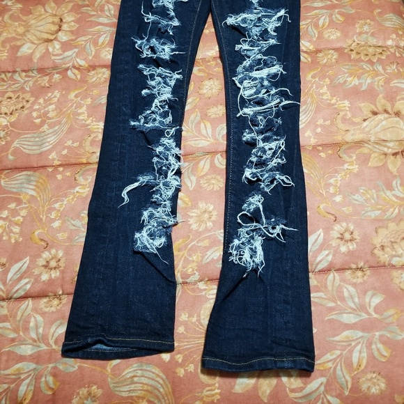 Conscious & Denim - Picture 2 of 4