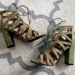 *NEW* Chunky lace up heels
