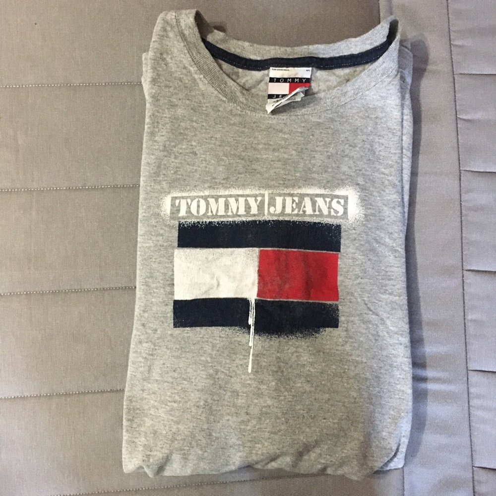 Tommy Hilfiger box logo shirt