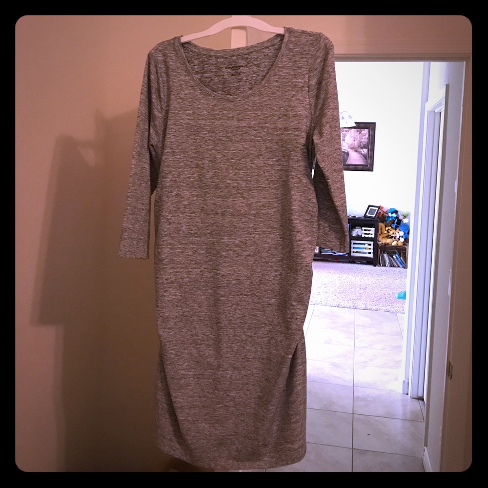 Liz Lange gray maternity bodycon dress