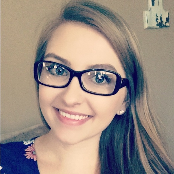 Meet your Posher, Colleen - Picture 1 of 1