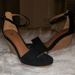Black wedges