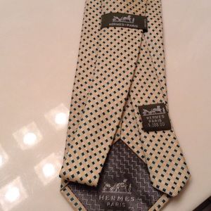 Hermes-Paris 100% Silk Tie