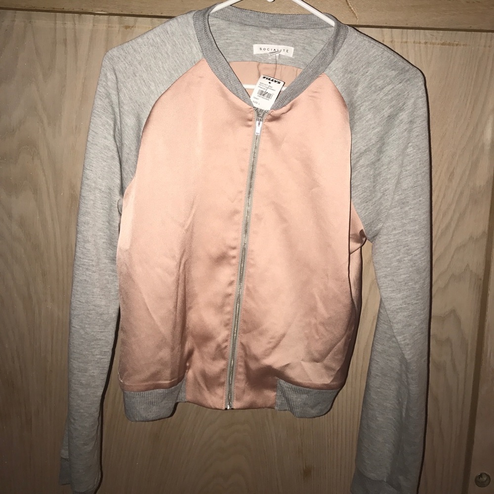SÚPER CUTE SOCIALITE BOMBER