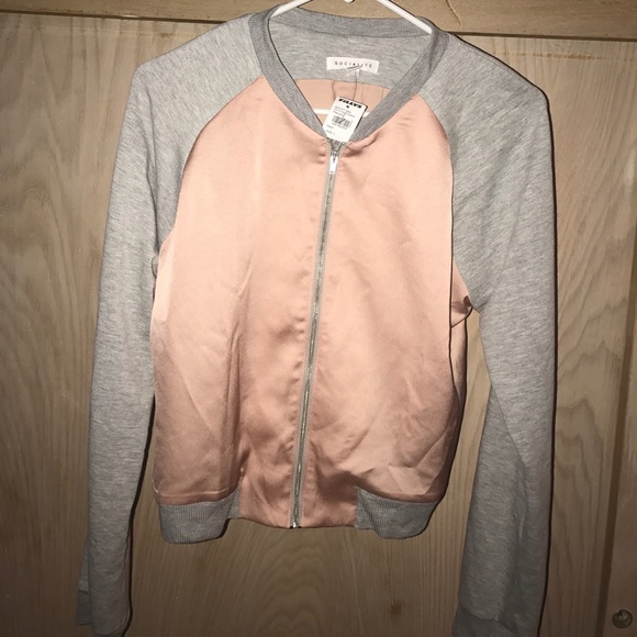 SÚPER CUTE SOCIALITE BOMBER - Picture 1 of 4