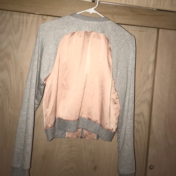 SÚPER CUTE SOCIALITE BOMBER - Picture 3 of 4