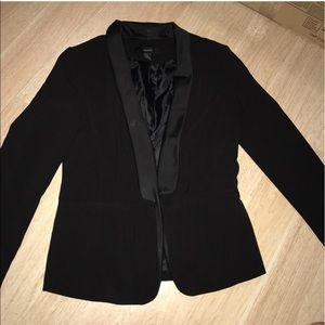 Ladies tuxedo style blazer