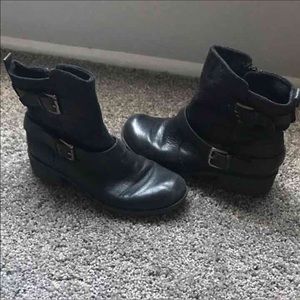 Combat type leather boots