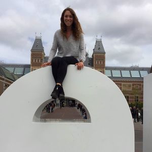 Meet your Posher, Elise