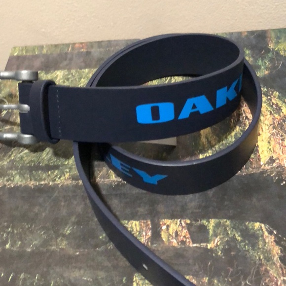 oakley belts
