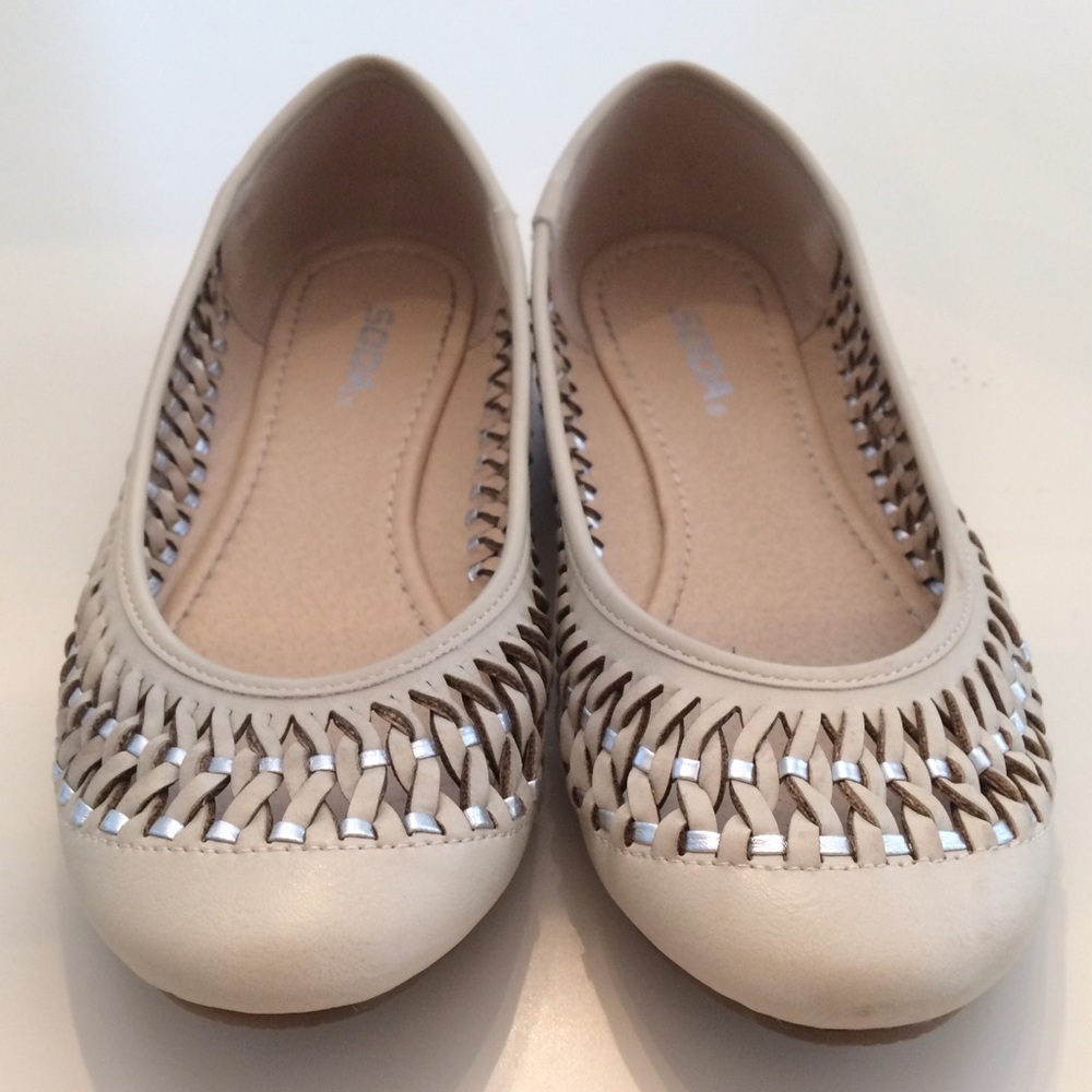 Beige & Silver Flats Size 8.5