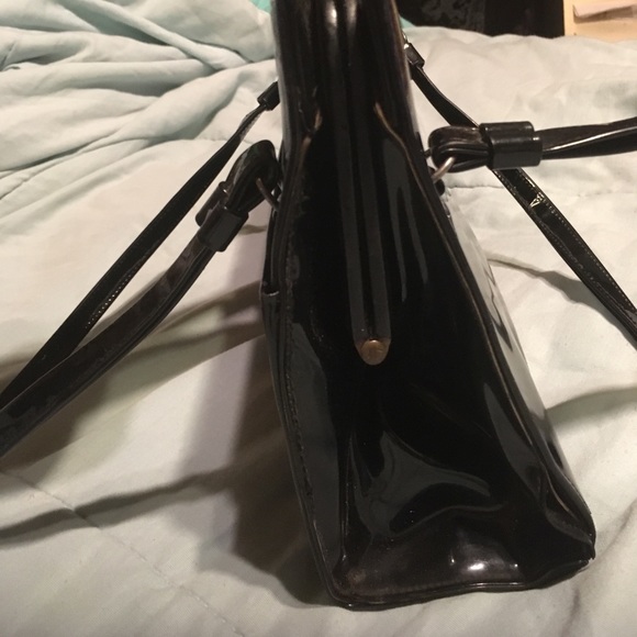Vintage Patent Leather Purse - Picture 4 of 7