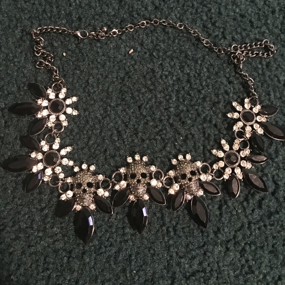 Torrid skull necklace