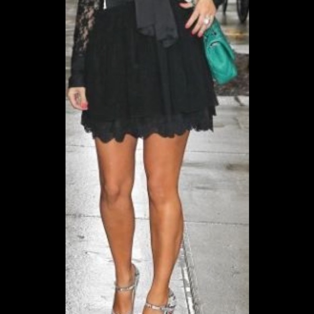 Lace skirt