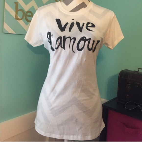 Vive l'Amour Graphic Tee - Picture 2 of 2