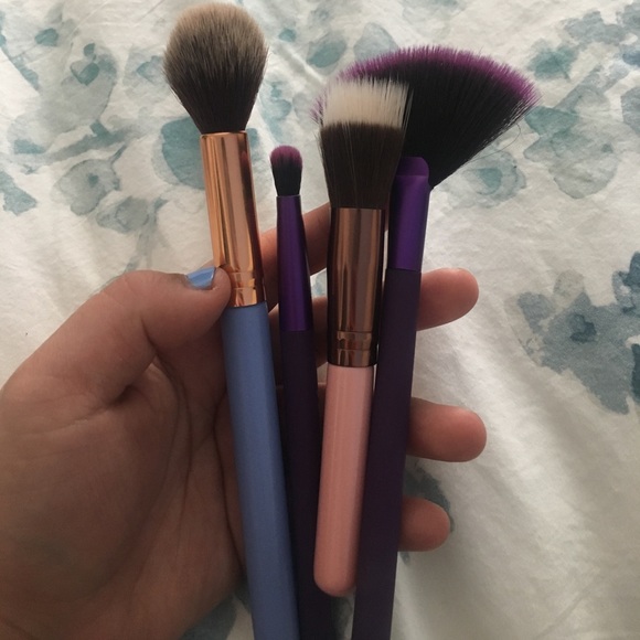 Other - NEVER USED ~ Makeup Brush Set