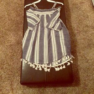 Cute light blue and white beachy shirt!!