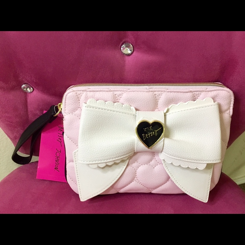 👛Authentic Betsey Johnson Pink Wristlet W/Bow🎀