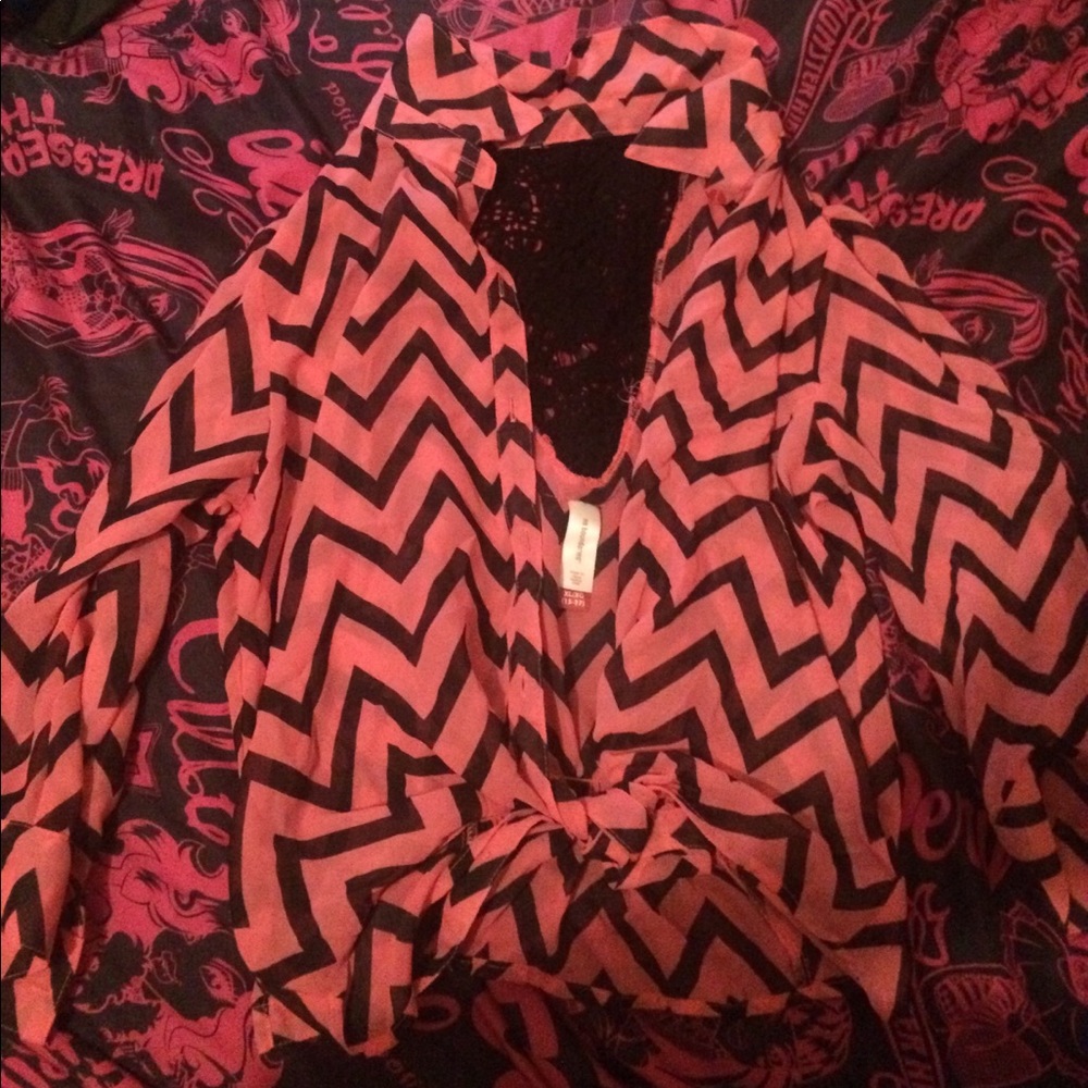 No Boundaries Stripped Mid-Sleeve Tie top