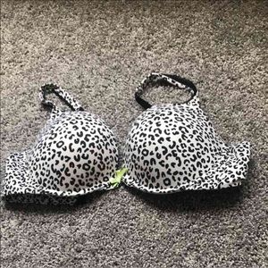 Victoria Secret body by Victoria push-up