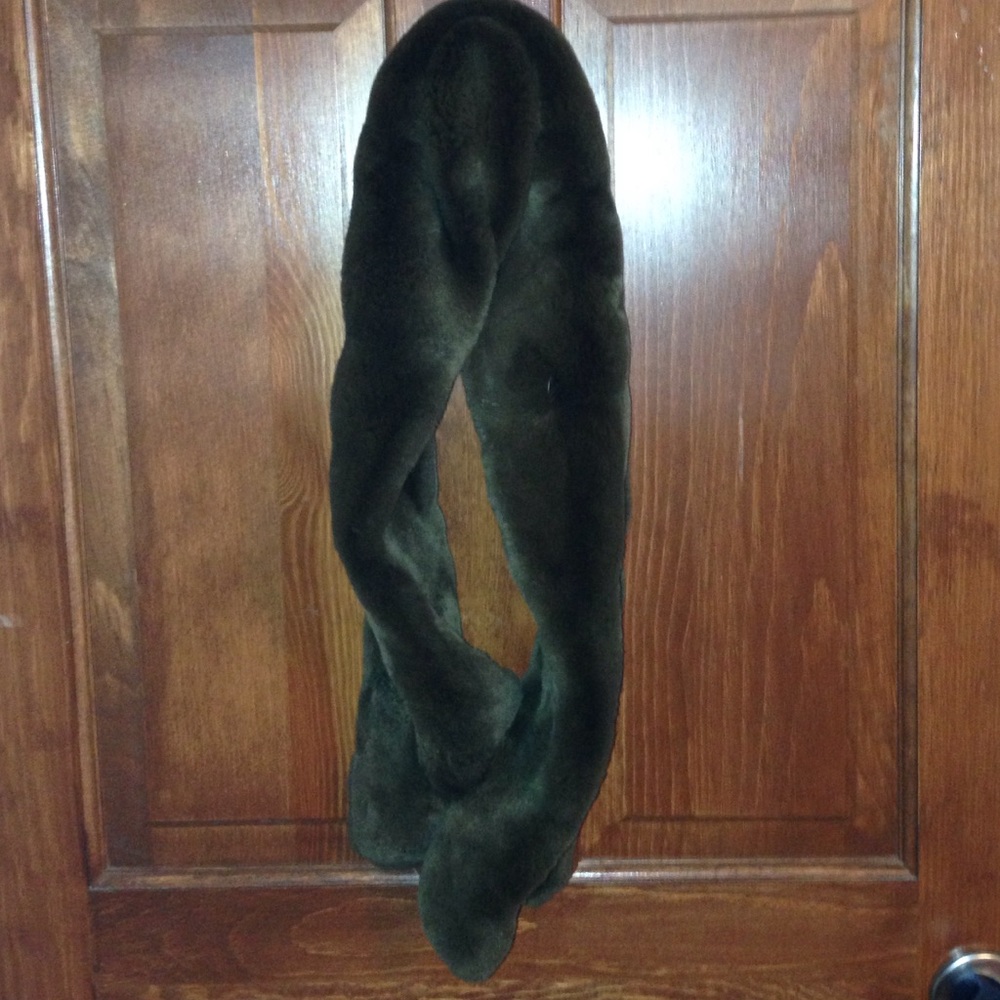 Elena Benarroch mink scarf
