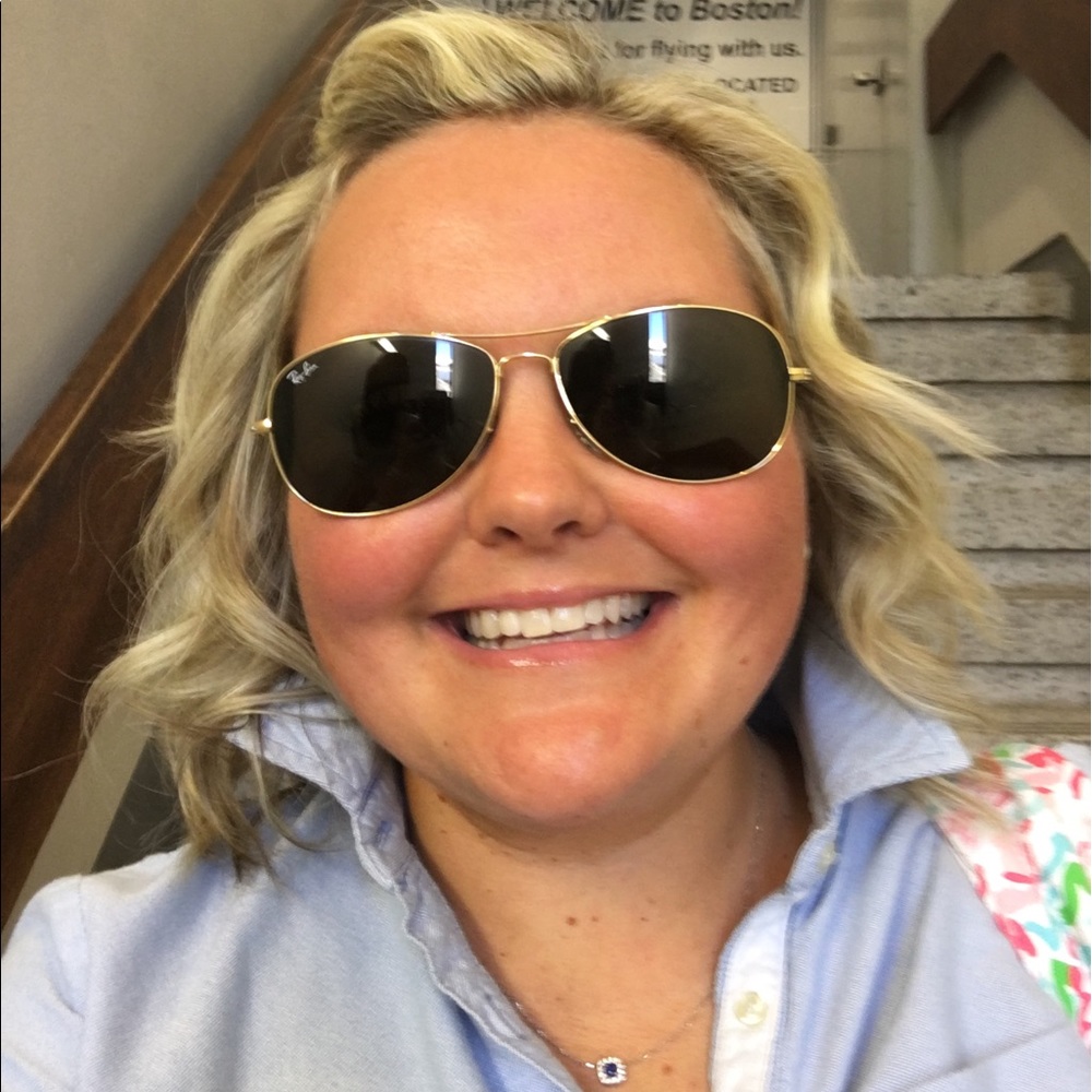 Meet your Posher, Holly