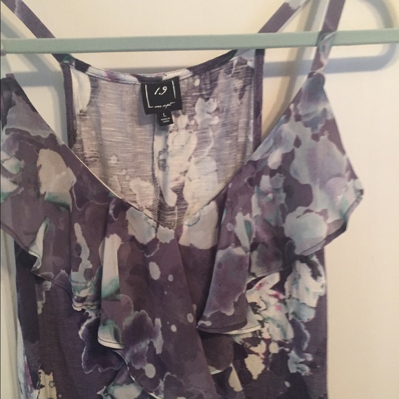 Floral Ruffle Top - Picture 2 of 2