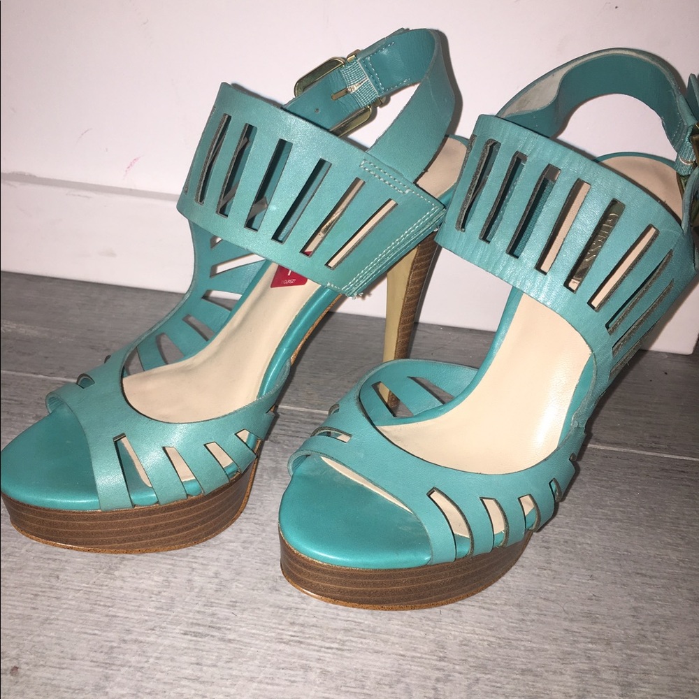 Guess heels