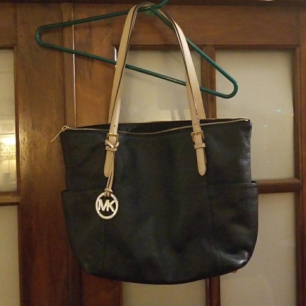 🎈🎉🎈SALE TODAY ONLY🎈🎉🎈Michael kors purse
