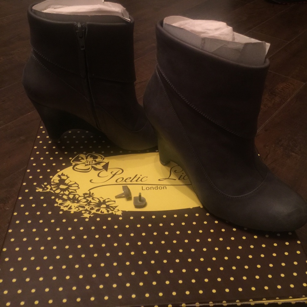 Poetic Licence Gray leather booties