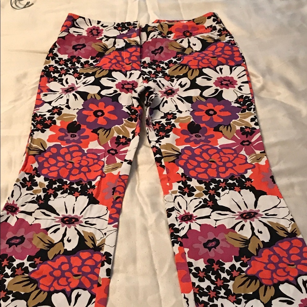 CAMBRIDGE DRY GOODS COMPANY FLORAL FLARE CAPRI