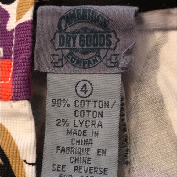 CAMBRIDGE DRY GOODS COMPANY FLORAL FLARE CAPRI - Picture 2 of 3