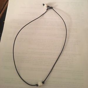 Pearl choker brown leather