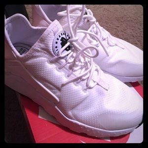 White air huarache run ultra