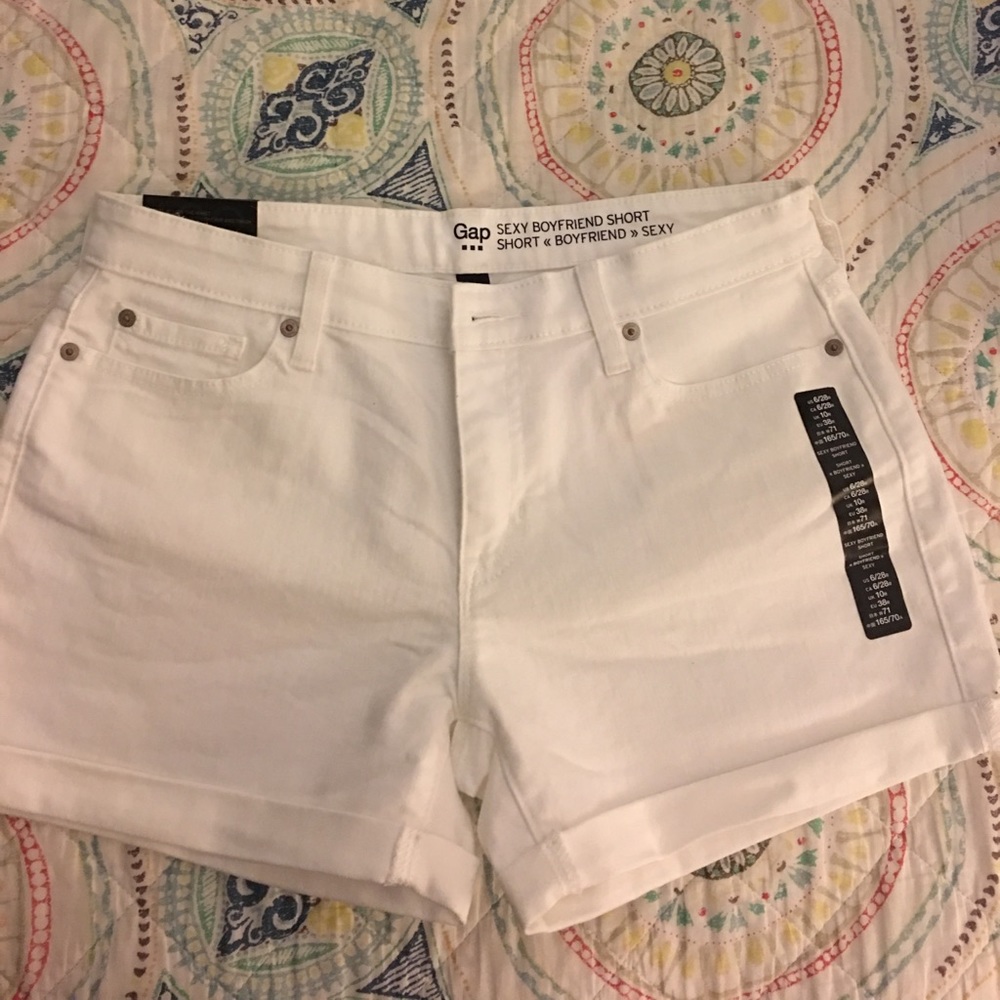 White gap shorts