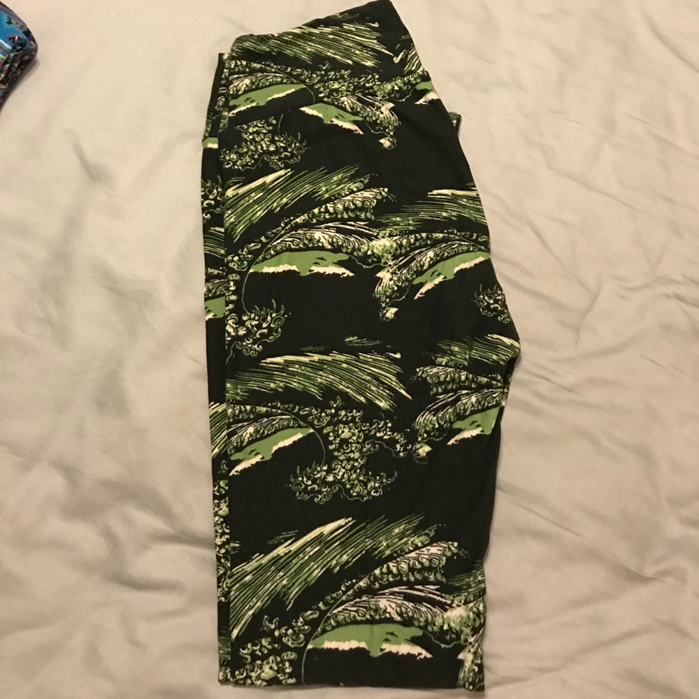 Lularoe green waves OS