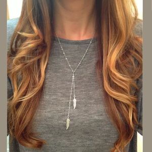 🎉HP🎉 Elegant Leaf Necklace: Silver or Gold