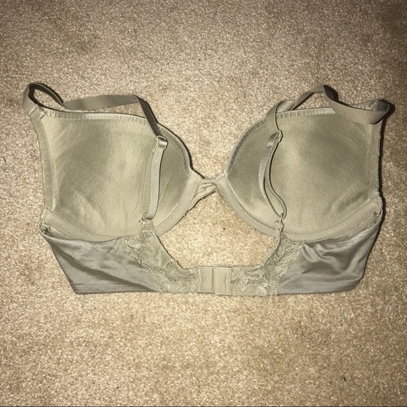 Victoria's Secret Push Up Bra - Picture 2 of 3