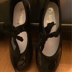 Girl's Tap Shoes