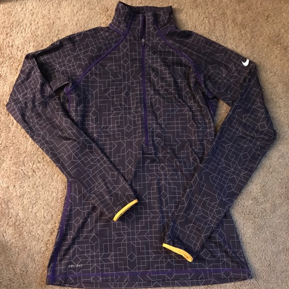 Nike Pro half zip pullover - Picture 2 of 5
